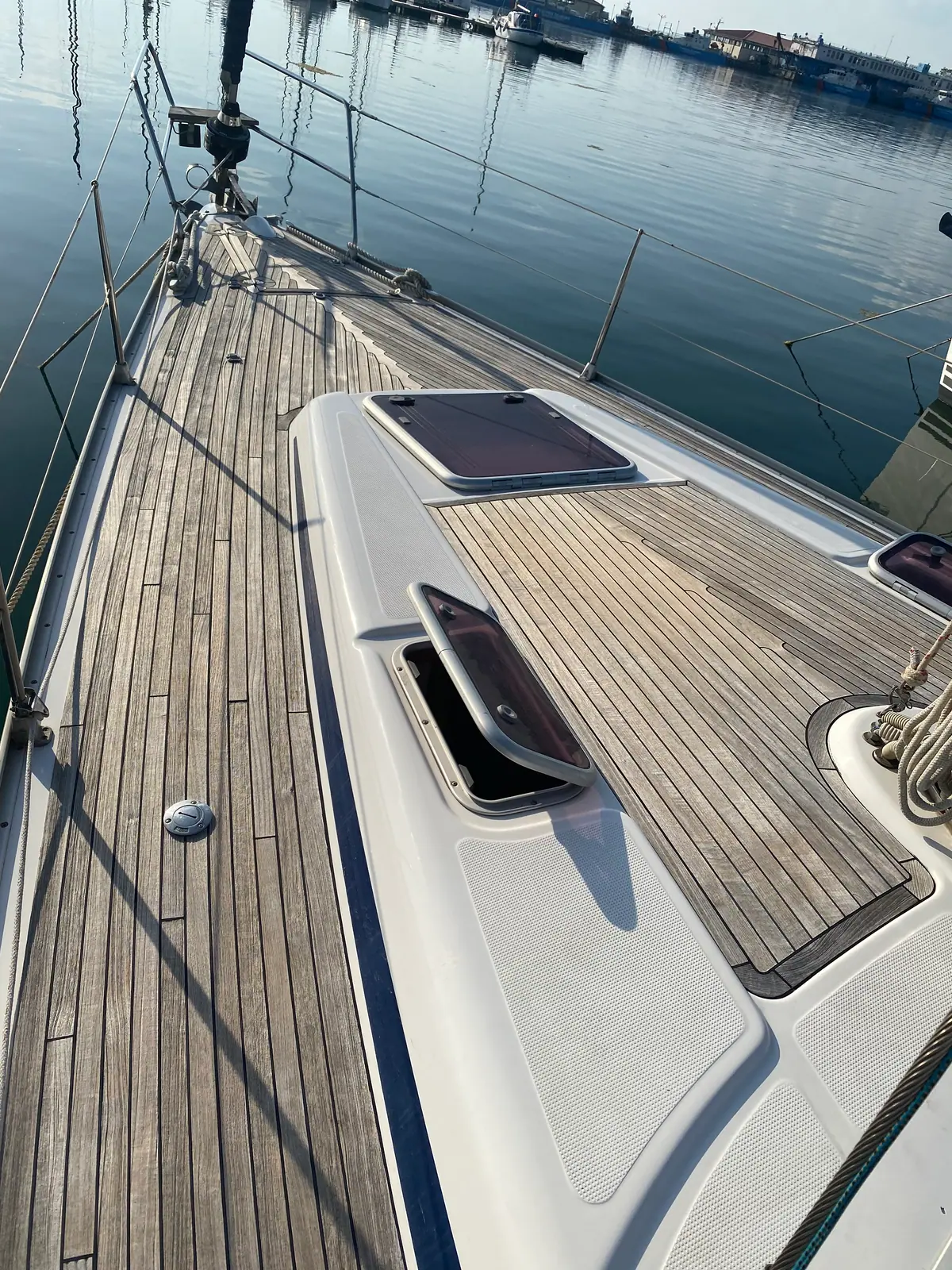 The foredeck and yacht details